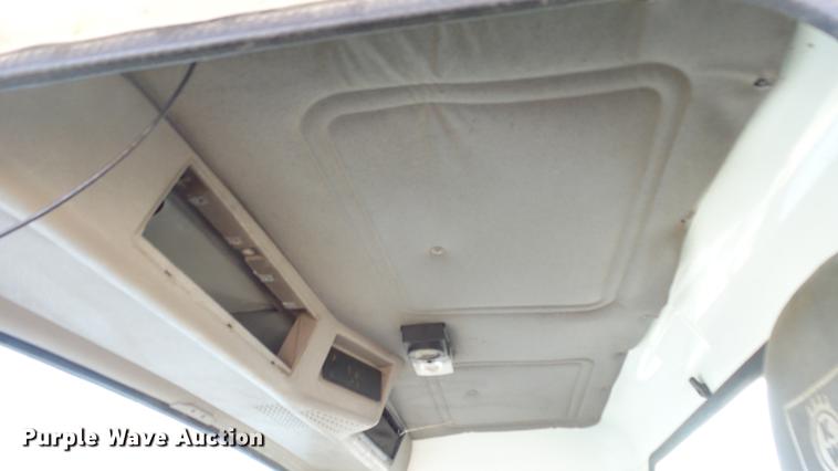 image for item DC0514 2002 International 8100 truck cab and chassis