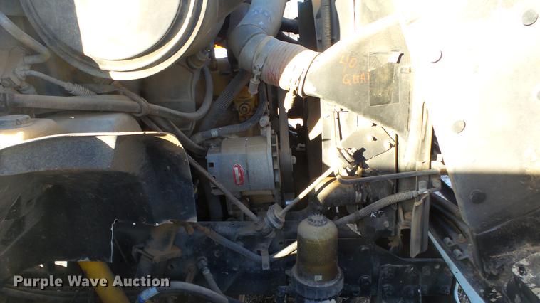 image for item DC0514 2002 International 8100 truck cab and chassis