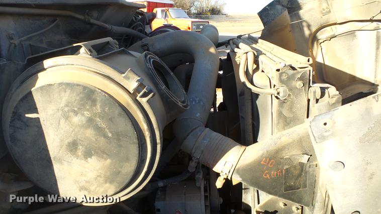 image for item DC0514 2002 International 8100 truck cab and chassis