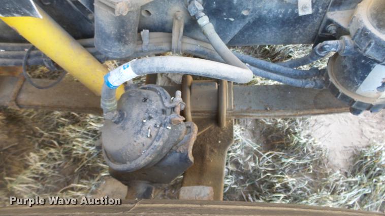 image for item DC0514 2002 International 8100 truck cab and chassis