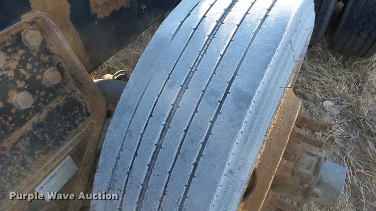 image for item DC0514 2002 International 8100 truck cab and chassis