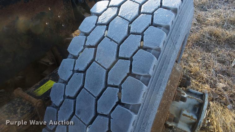 image for item DC0514 2002 International 8100 truck cab and chassis