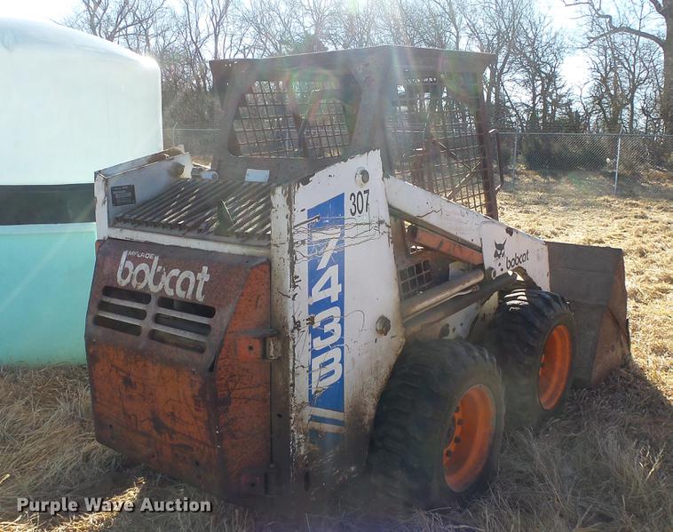 image for item DC0527 1994 Bobcat 743B skid steer
