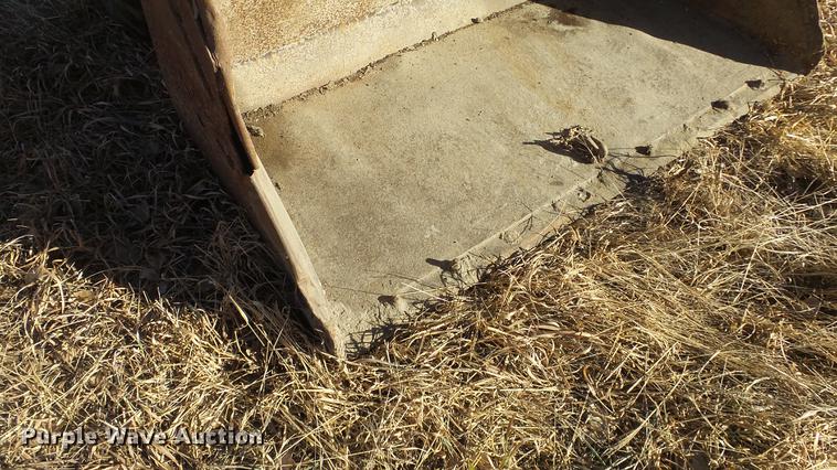 image for item DC0527 1994 Bobcat 743B skid steer