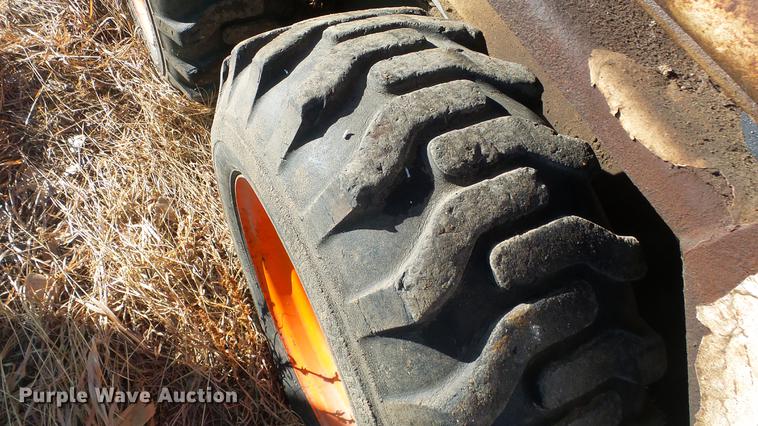 image for item DC0527 1994 Bobcat 743B skid steer