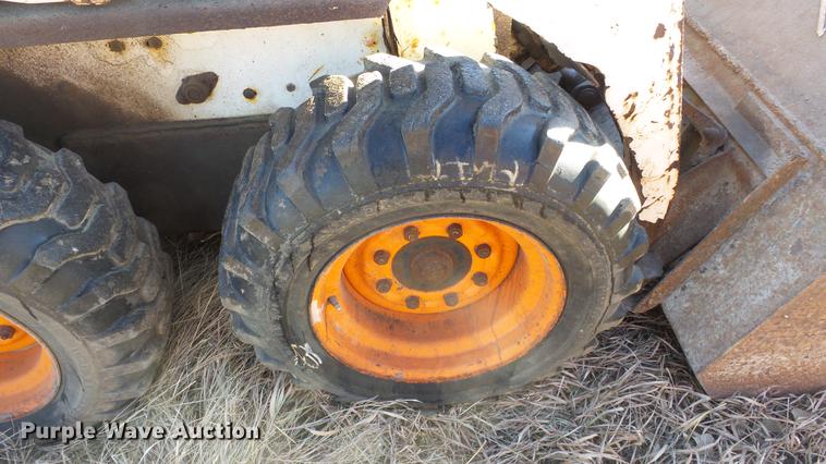 image for item DC0527 1994 Bobcat 743B skid steer