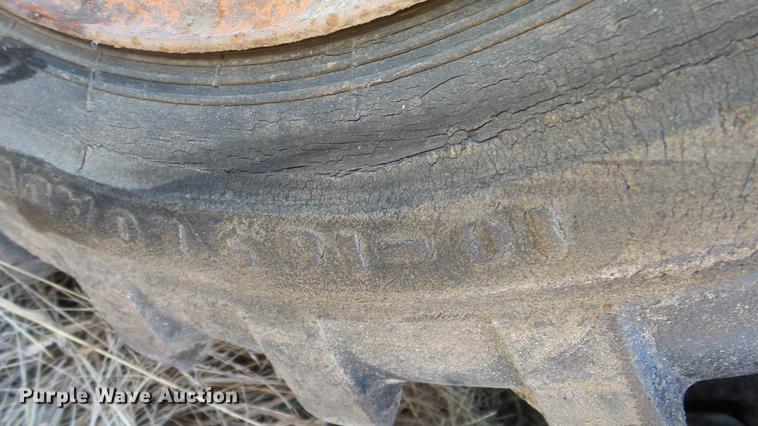 image for item DC0527 1994 Bobcat 743B skid steer