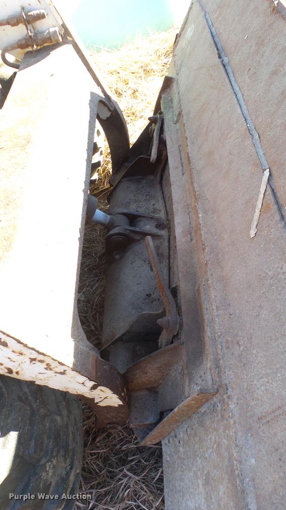 image for item DC0527 1994 Bobcat 743B skid steer