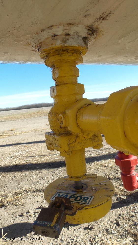 image for item DC0529 Delta Southern anhydrous ammonia tank