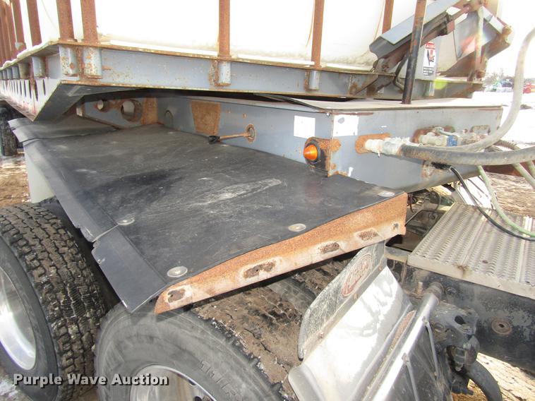 image for item DD2941 2000 Smithco 3003BH side dump trailer