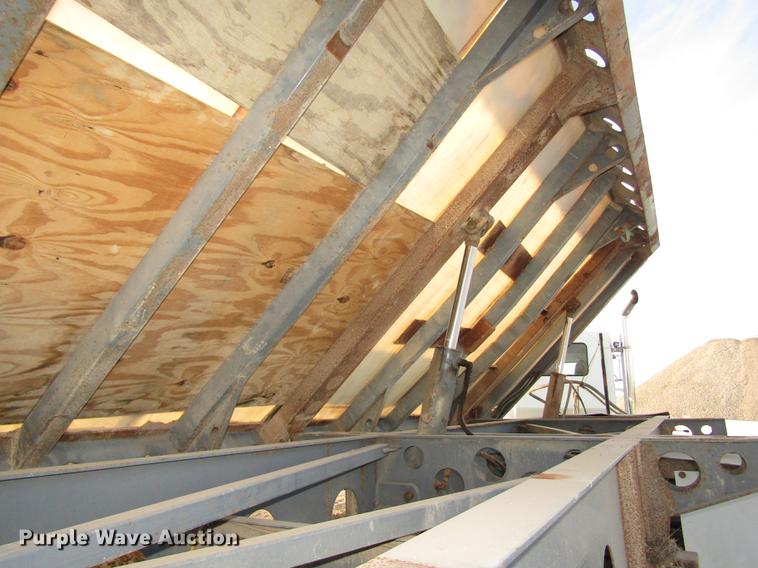 image for item DD2941 2000 Smithco 3003BH side dump trailer