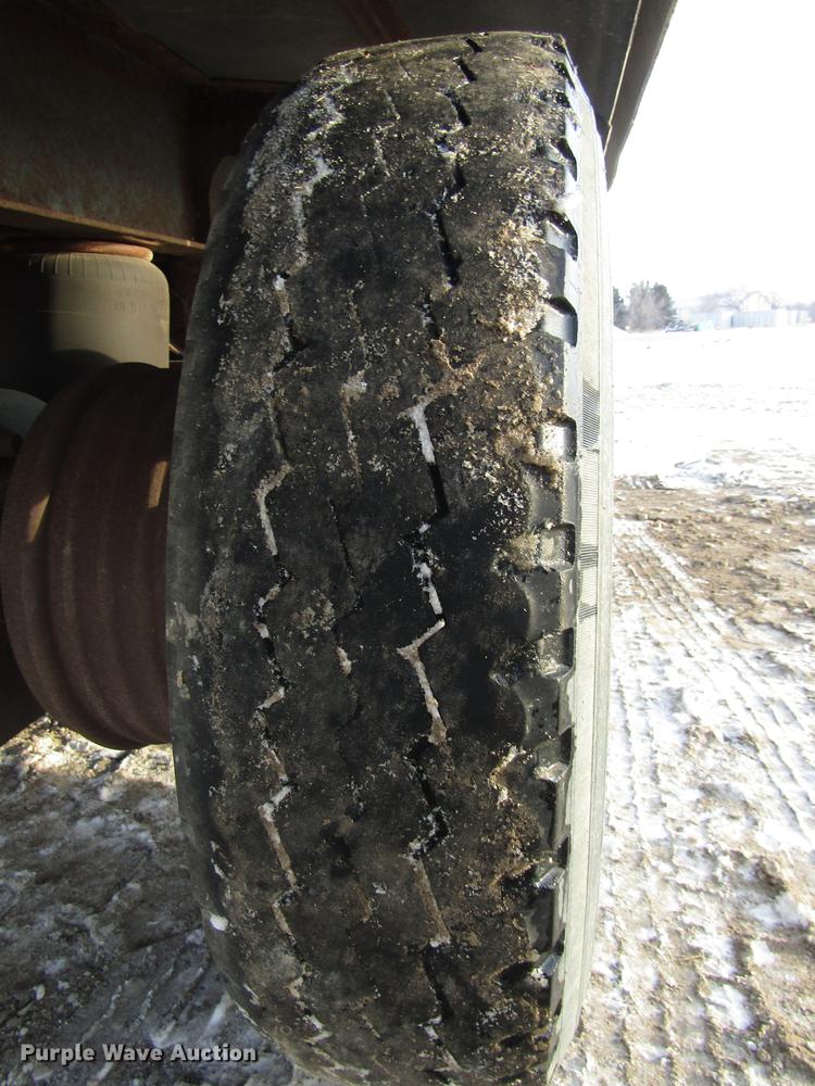 image for item DD2941 2000 Smithco 3003BH side dump trailer