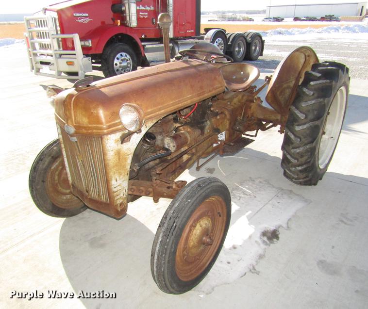 image for item DD2952 Ford Ferguson System tractor