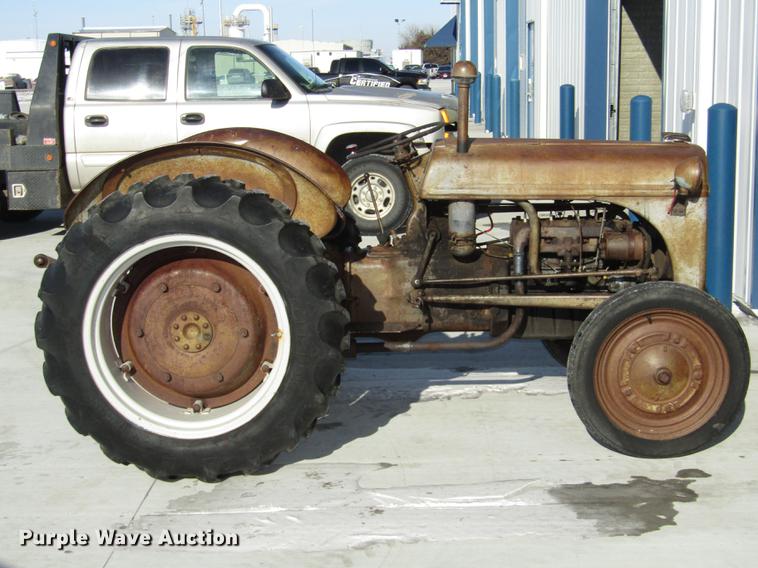 image for item DD2952 Ford Ferguson System tractor