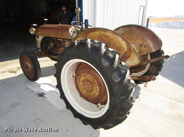 image for item DD2952 Ford Ferguson System tractor
