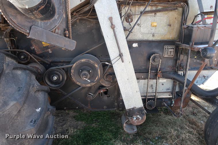 image for item DD9533 Gleaner F2 combine