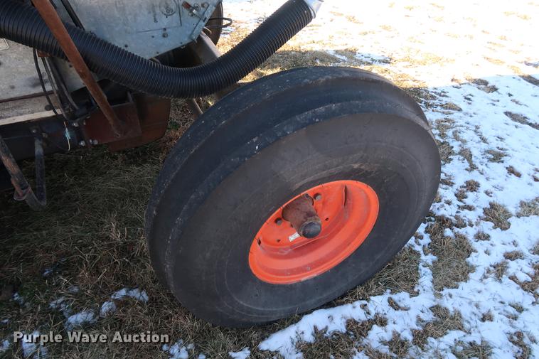 image for item DD9533 Gleaner F2 combine