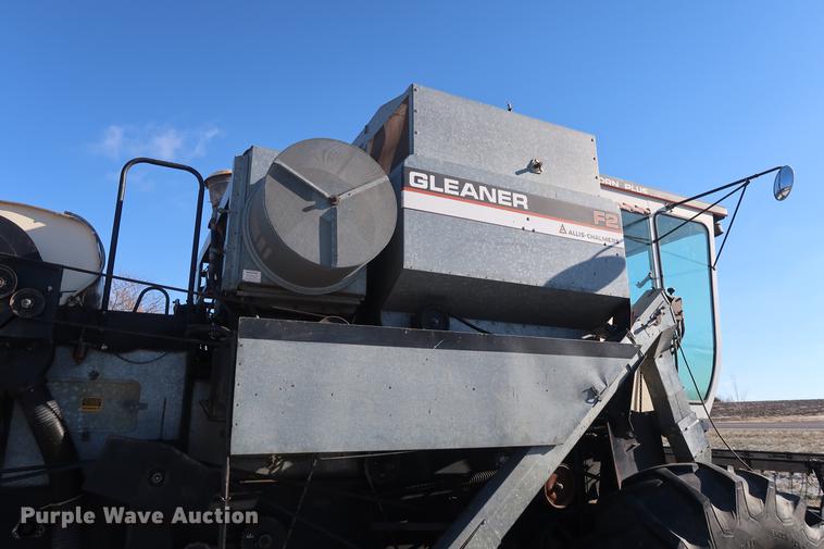 image for item DD9533 Gleaner F2 combine