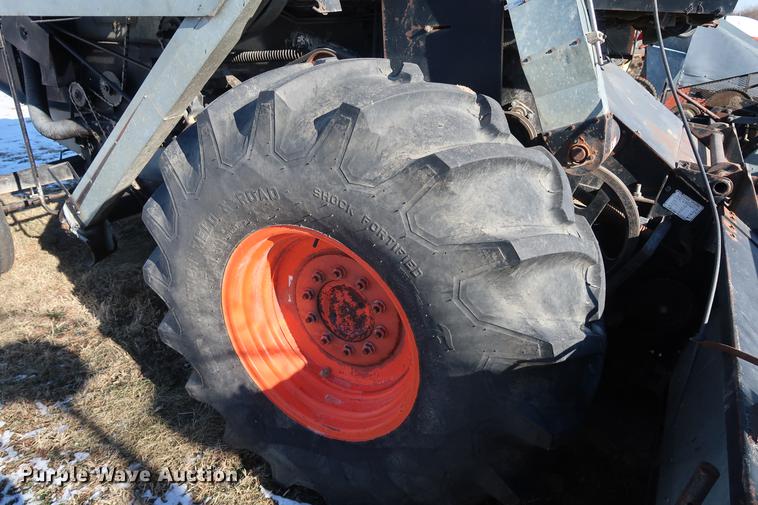 image for item DD9533 Gleaner F2 combine