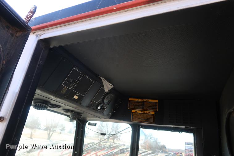 image for item DD9533 Gleaner F2 combine