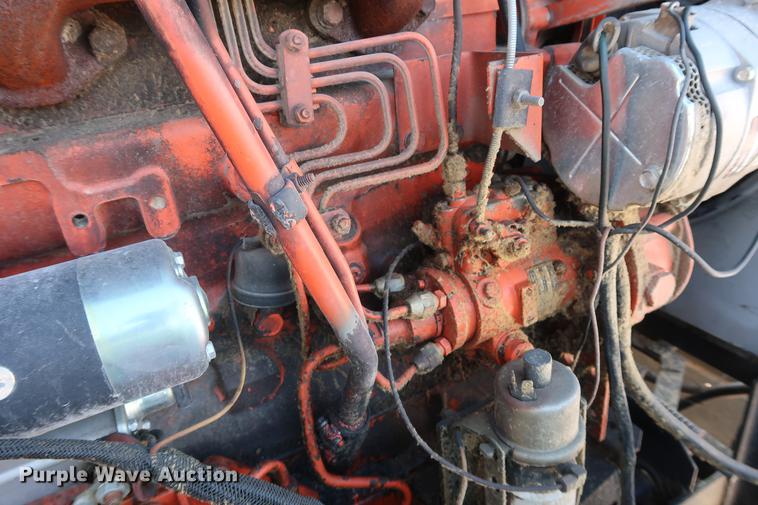 image for item DD9533 Gleaner F2 combine