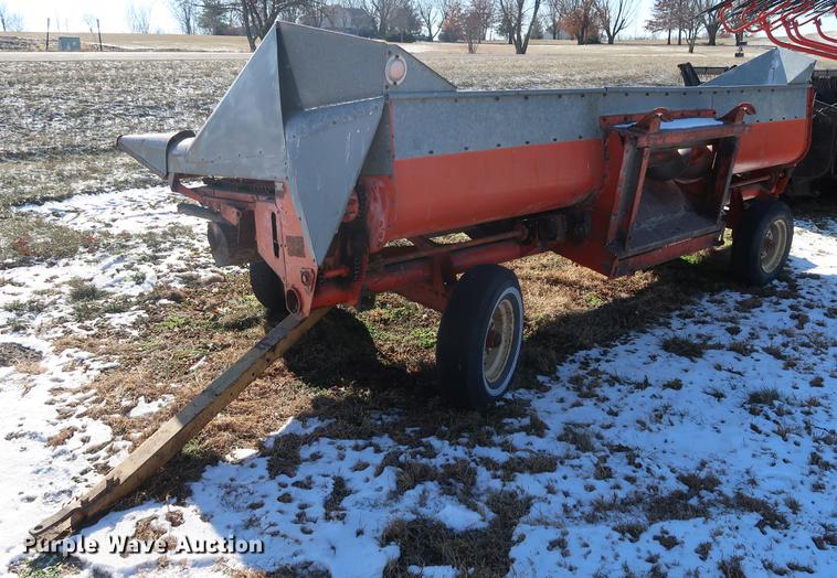 image for item DD9533 Gleaner F2 combine