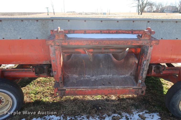 image for item DD9533 Gleaner F2 combine