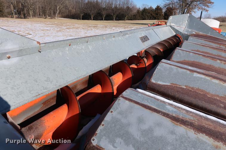 image for item DD9533 Gleaner F2 combine