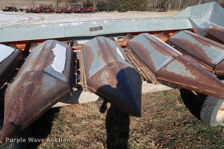 image for item DD9533 Gleaner F2 combine