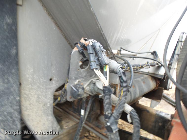 image for item DX9346 2009 GVM Prowler 9275 self-propelled applicator