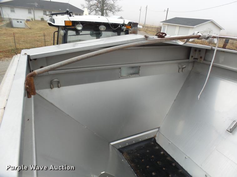 image for item DX9346 2009 GVM Prowler 9275 self-propelled applicator