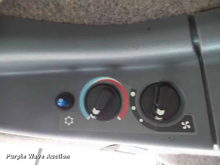 image for item DX9346 2009 GVM Prowler 9275 self-propelled applicator