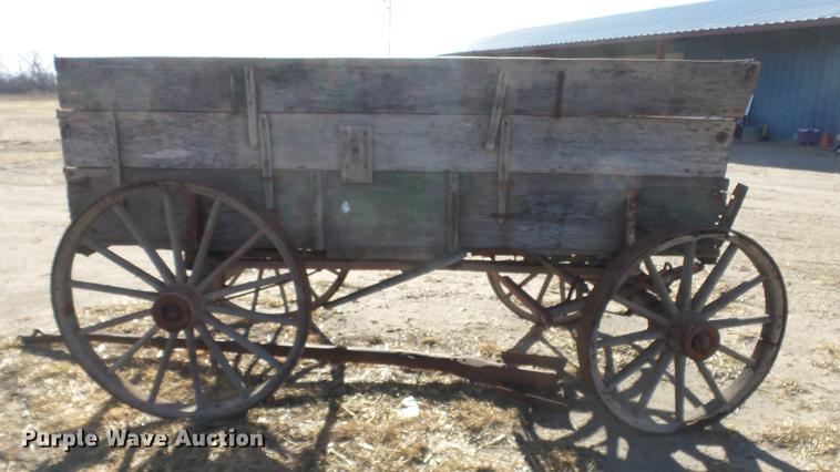 image for item DX9992 Hay wagon