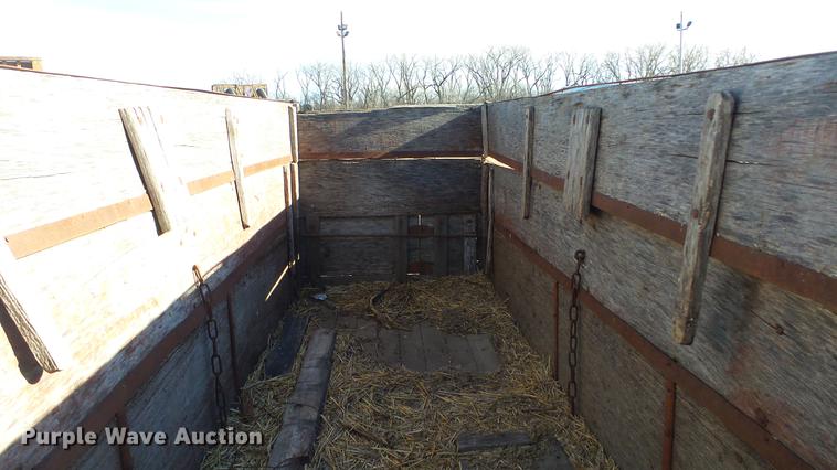 image for item DX9992 Hay wagon