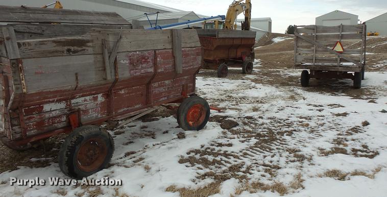 image for item EA9662 (2) grain wagons and hay trailer