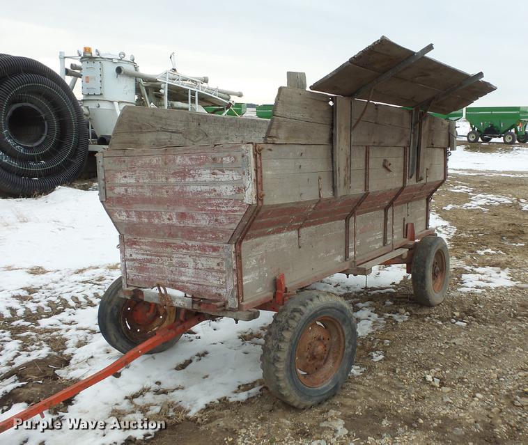image for item EA9662 (2) grain wagons and hay trailer