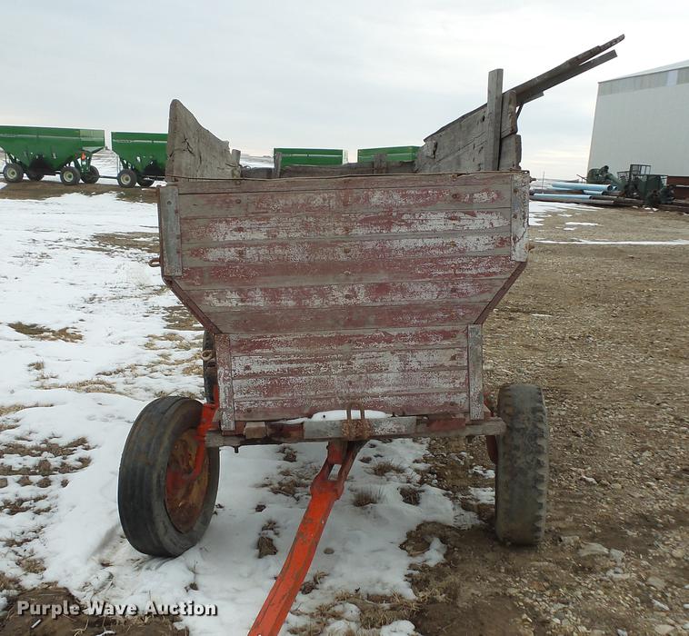 image for item EA9662 (2) grain wagons and hay trailer