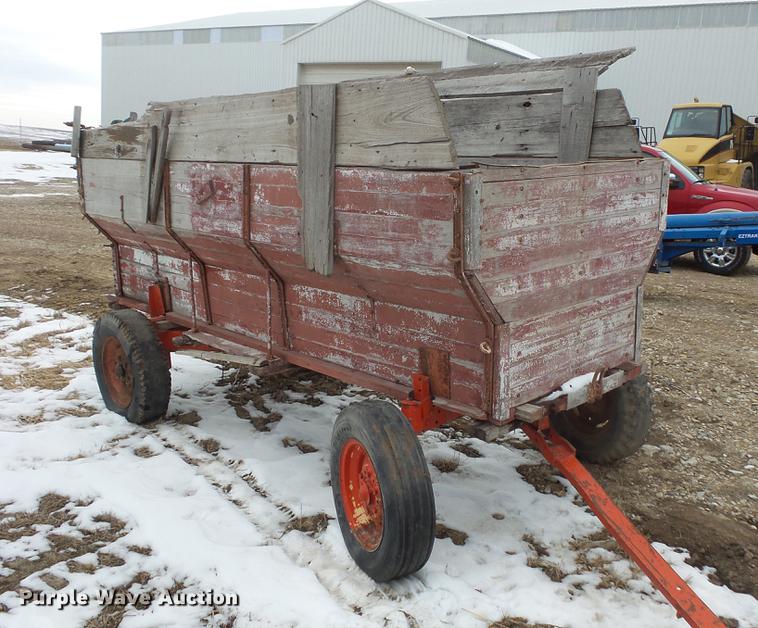 image for item EA9662 (2) grain wagons and hay trailer