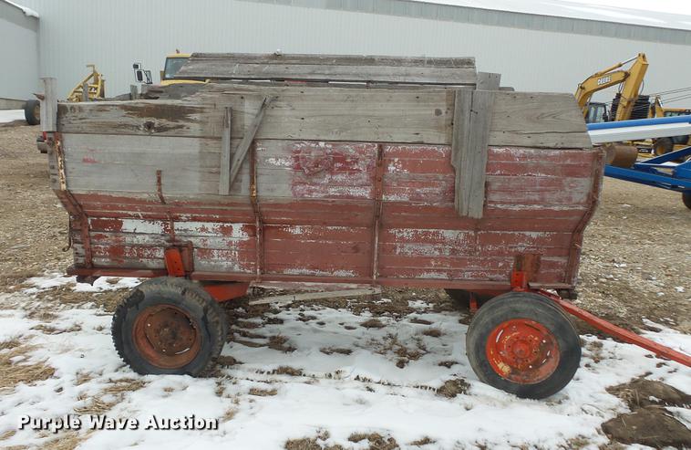 image for item EA9662 (2) grain wagons and hay trailer