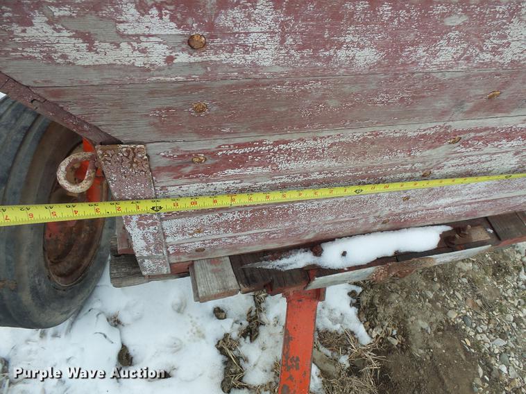 image for item EA9662 (2) grain wagons and hay trailer