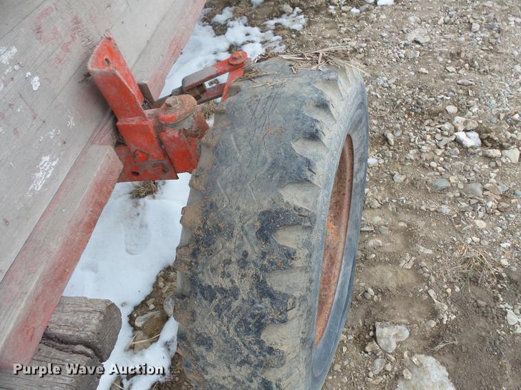 image for item EA9662 (2) grain wagons and hay trailer