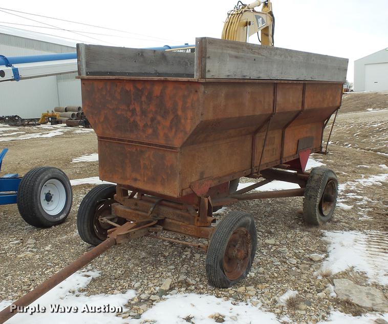 image for item EA9662 (2) grain wagons and hay trailer
