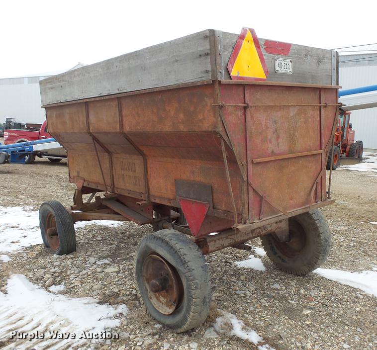 image for item EA9662 (2) grain wagons and hay trailer
