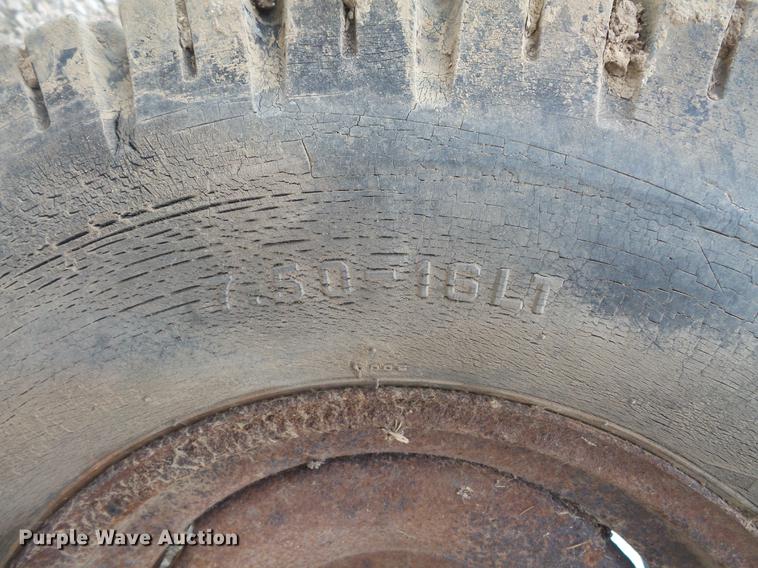 image for item EA9662 (2) grain wagons and hay trailer