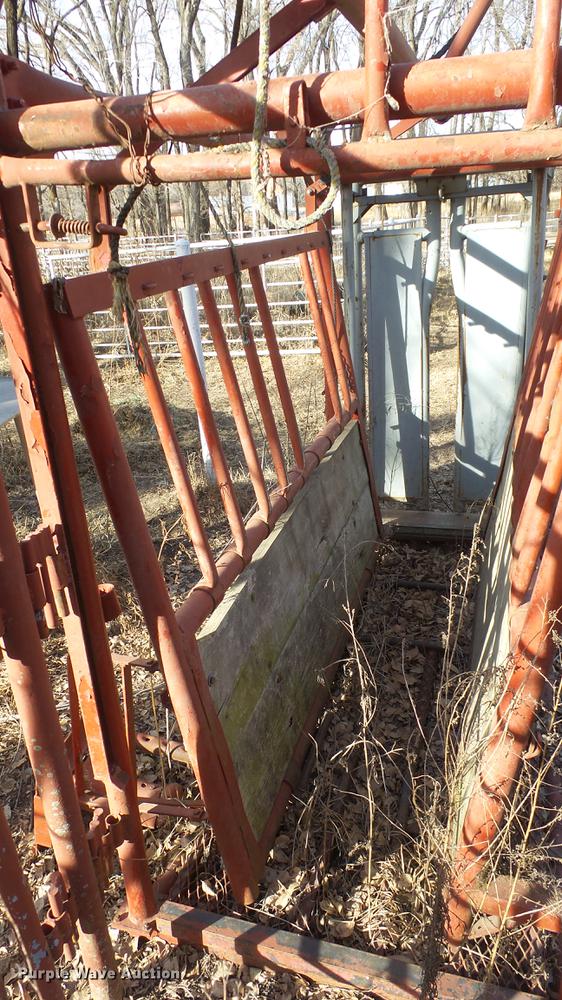 image for item EC9502 Strobert squeeze chute