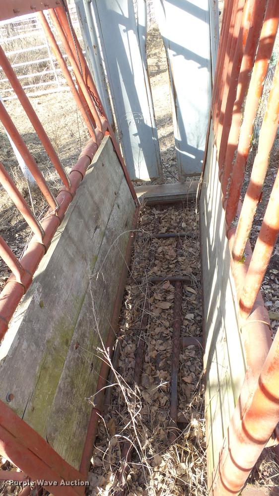 image for item EC9502 Strobert squeeze chute