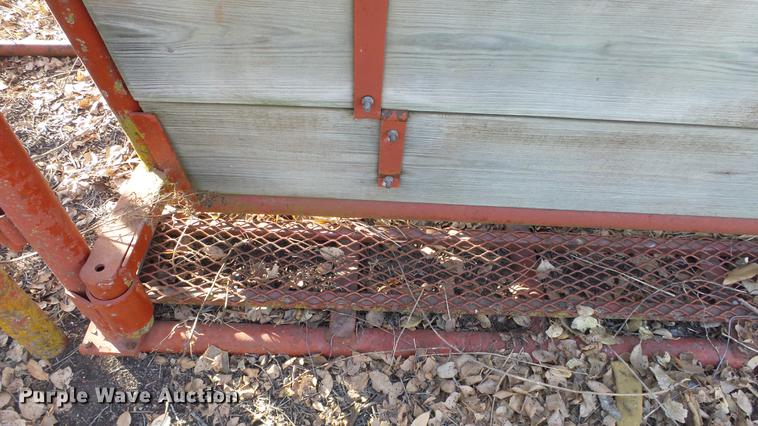 image for item EC9502 Strobert squeeze chute