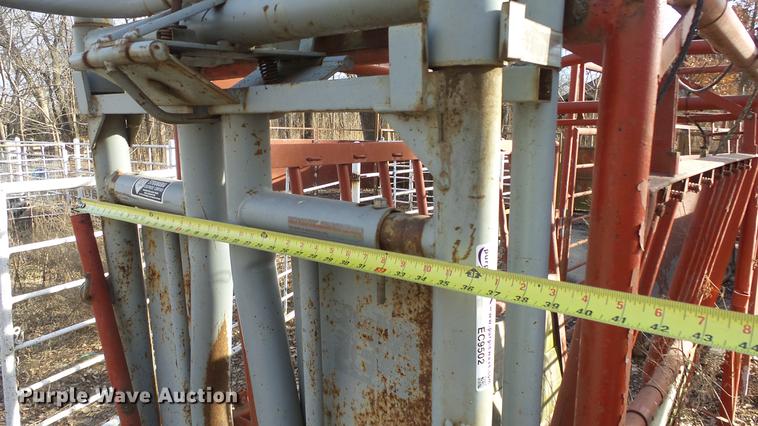 image for item EC9502 Strobert squeeze chute