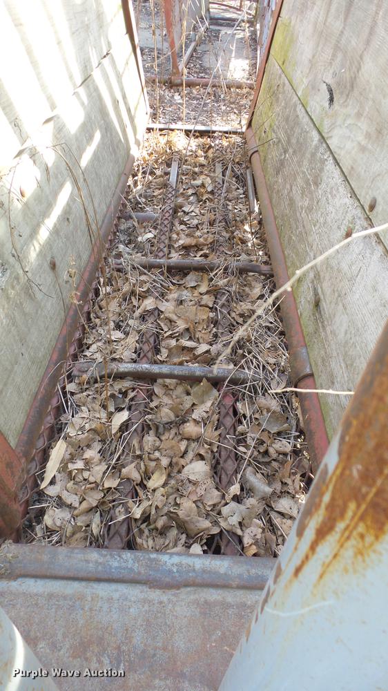 image for item EC9502 Strobert squeeze chute