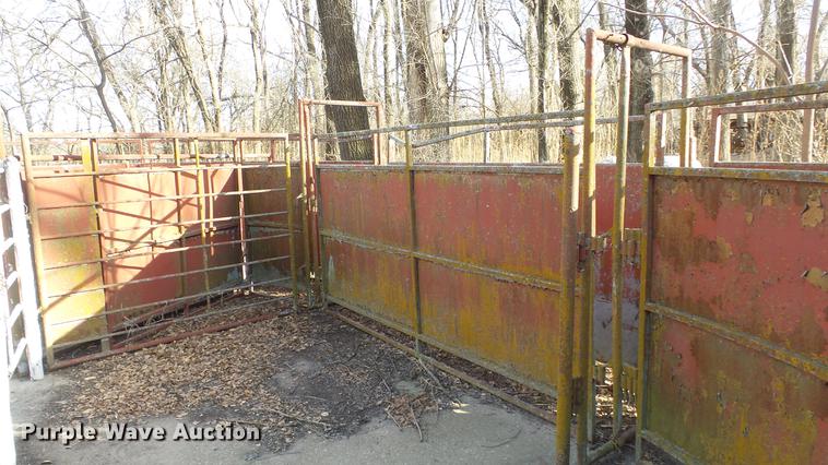 image for item EC9503 Livestock chute and catch pen